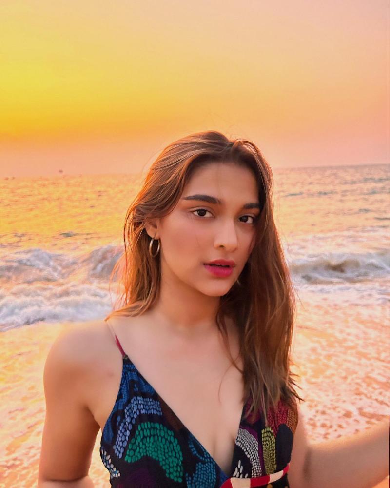 saieemanjrekar-lovely-cute-hot-photos